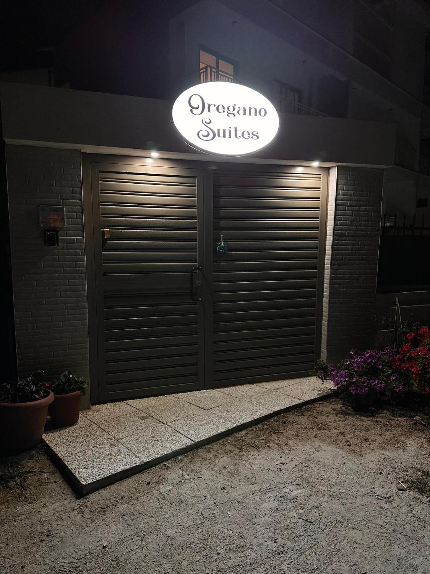 Oregano Suites Side Exteriör bild